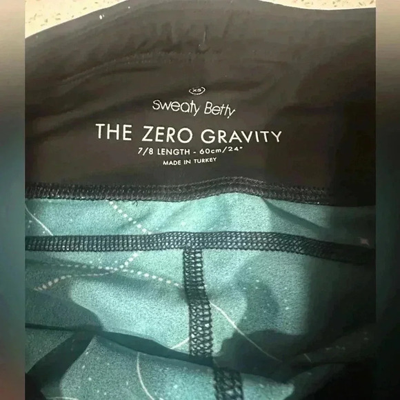 Sweaty Betty Zero Gravity Leggings Galaxy Print 7/8 Length Celestial Space XS - Picture 3 of 3
